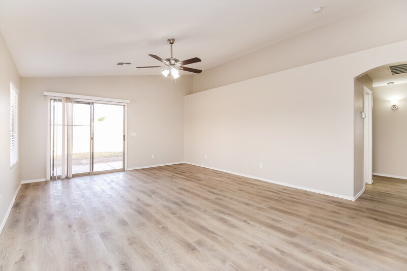 2,405/Mo, 3865 S Joshua Tree Gilbert, AZ 85297 Living Room View 3