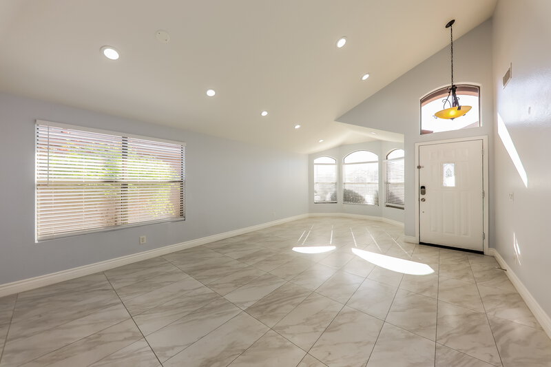 2,485/Mo, 6490 W Wahalla Ln Glendale, AZ 85308 Living Room View 2