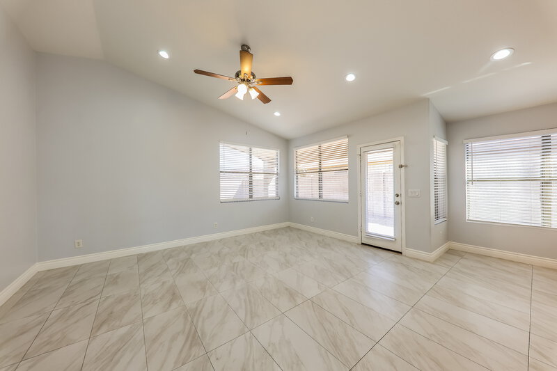 2,485/Mo, 6490 W Wahalla Ln Glendale, AZ 85308 Living Room View 3