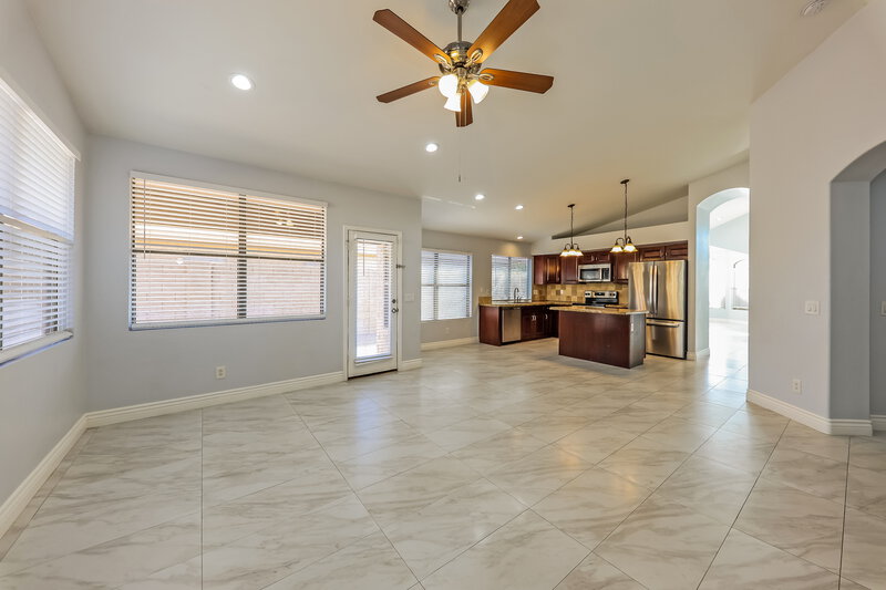 2,485/Mo, 6490 W Wahalla Ln Glendale, AZ 85308 Living Room View 4