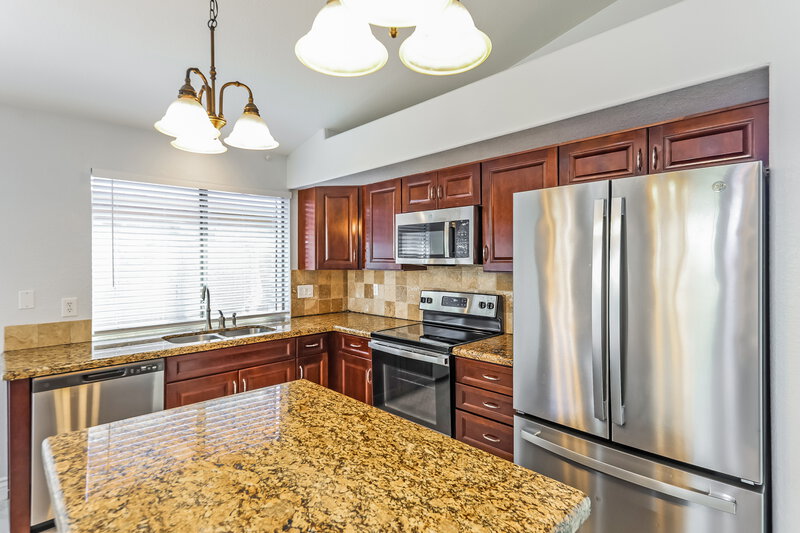 2,485/Mo, 6490 W Wahalla Ln Glendale, AZ 85308 Kitchen View 2