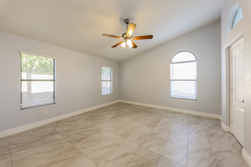 2,485/Mo, 6490 W Wahalla Ln Glendale, AZ 85308 Main Bedroom View