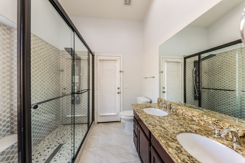 2,485/Mo, 6490 W Wahalla Ln Glendale, AZ 85308 Main Bathroom View