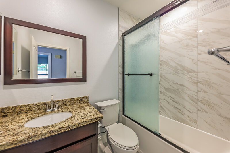 2,485/Mo, 6490 W Wahalla Ln Glendale, AZ 85308 Bathroom View