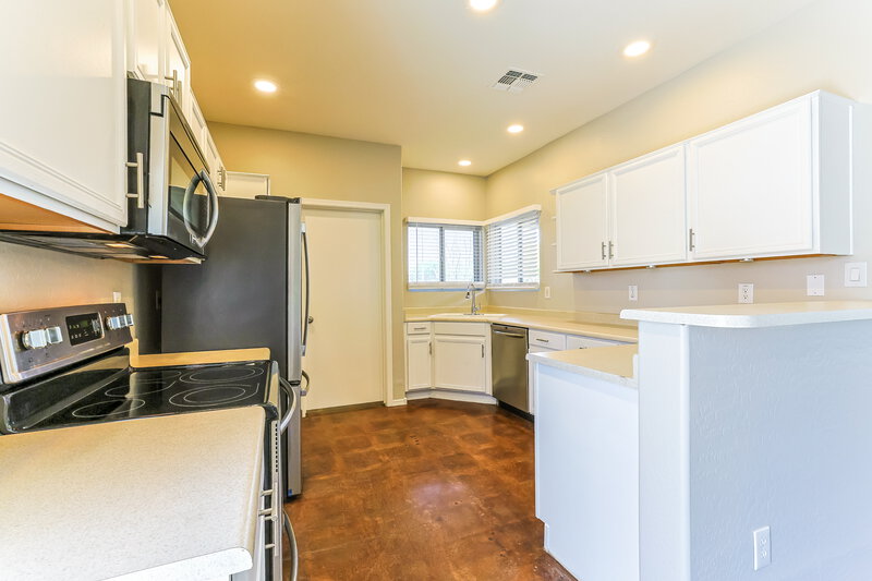 2,220/Mo, 1782 S Rome St Gilbert, AZ 85295 Kitchen View