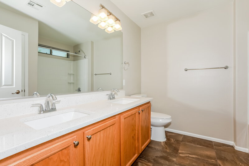 2,390/Mo, 1084 S Olympic Dr Gilbert, AZ 85296 Main Bathroom View
