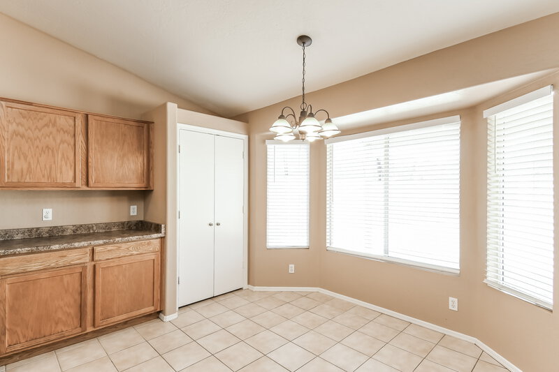 2,045/Mo, 527 N Bailey Cir Mesa, AZ 85207 Dining Room View