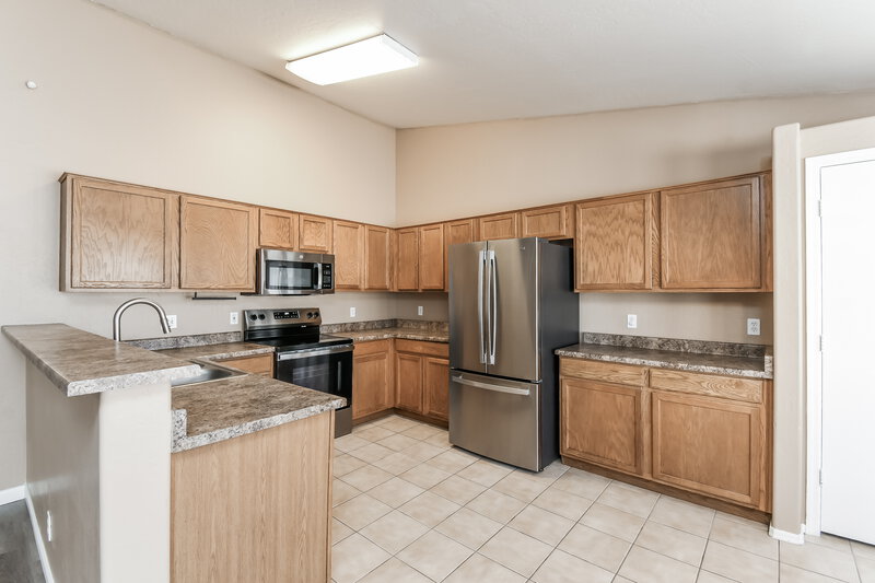 2,045/Mo, 527 N Bailey Cir Mesa, AZ 85207 Kitchen View