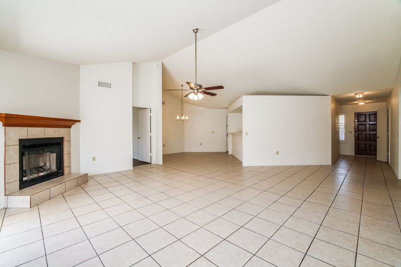 2,380/Mo, 4837 E Grandview St Mesa, AZ 85205 Living Room View 2