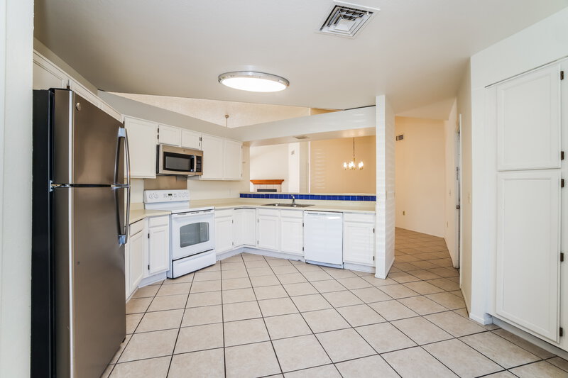 2,380/Mo, 4837 E Grandview St Mesa, AZ 85205 Kitchen View 2