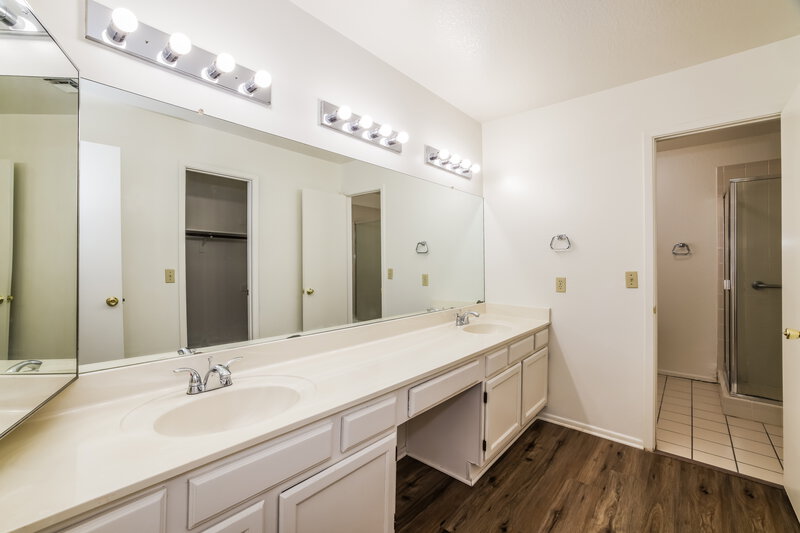 2,380/Mo, 4837 E Grandview St Mesa, AZ 85205 Main Bathroom View