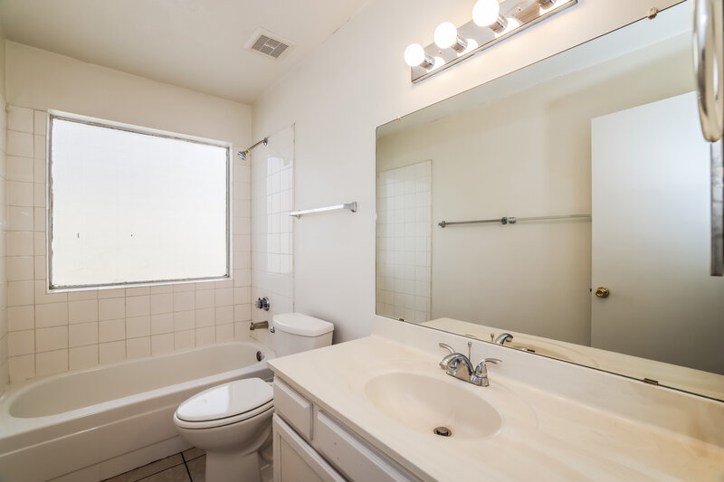 2,380/Mo, 4837 E Grandview St Mesa, AZ 85205 Bathroom View