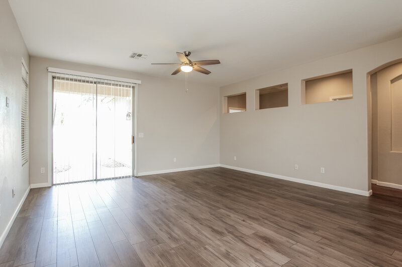 2,315/Mo, 1990 E Browning Pl Chandler, AZ 85286 Living Room View 2