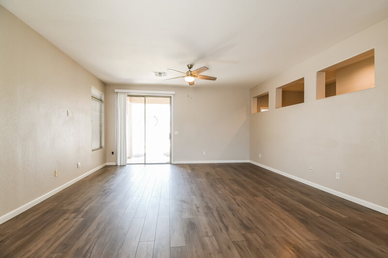 2,295/Mo, 1990 E Browning Pl Chandler, AZ 85286 Living Room View 2