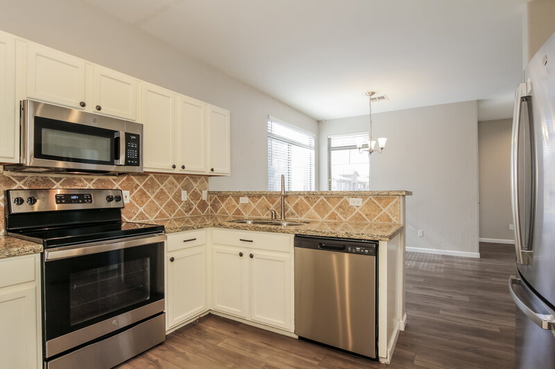 2,315/Mo, 1990 E Browning Pl Chandler, AZ 85286 Kitchen View