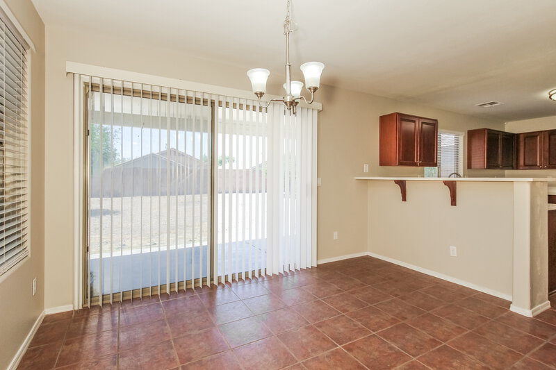 1,925/Mo, 12811 W Sharon Dr El Mirage, AZ 85335 Dining Room View