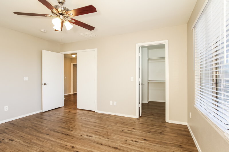 1,925/Mo, 12811 W Sharon Dr El Mirage, AZ 85335 Main Bedroom View