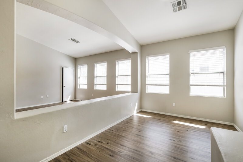 2,390/Mo, 4130 W Vineyard Rd Phoenix, AZ 85041 Living Room View