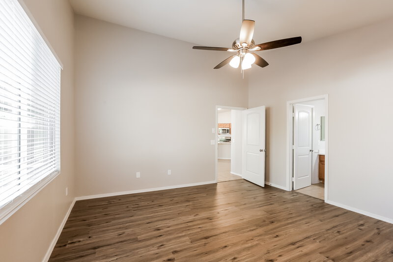 2,275/Mo, 4130 W Vineyard Rd Phoenix, AZ 85041 Main Bedroom View 2