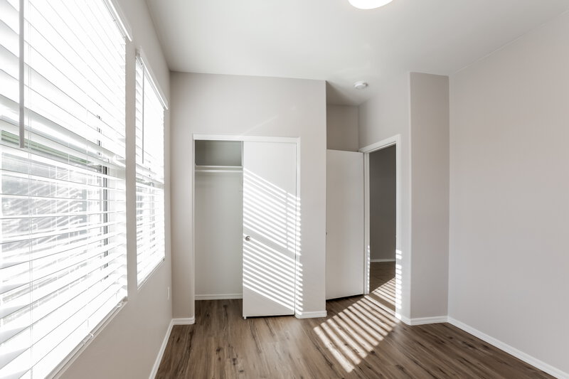 2,275/Mo, 4130 W Vineyard Rd Phoenix, AZ 85041 Bedroom View