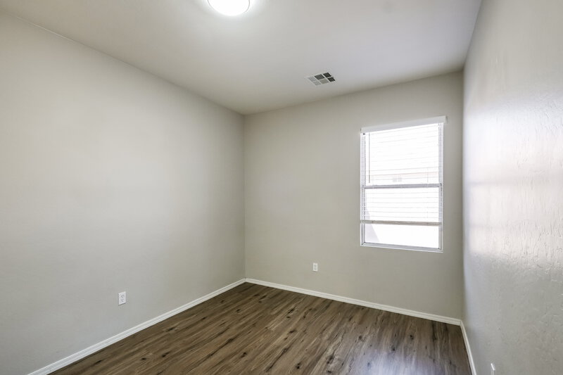 2,390/Mo, 4130 W Vineyard Rd Phoenix, AZ 85041 Bedroom View