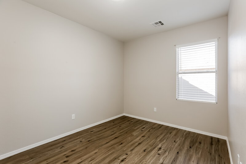 2,275/Mo, 4130 W Vineyard Rd Phoenix, AZ 85041 Bedroom View 2