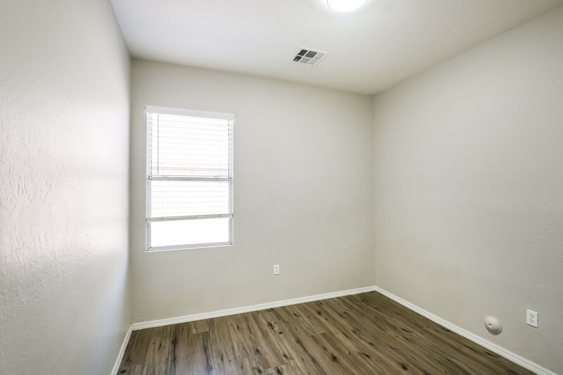 2,390/Mo, 4130 W Vineyard Rd Phoenix, AZ 85041 Bedroom View 2
