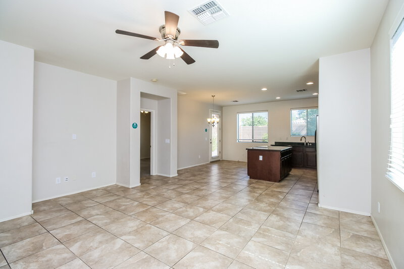 2,245/Mo, 4126 E Thunderheart Trl Gilbert, AZ 85297 Living Room View 2