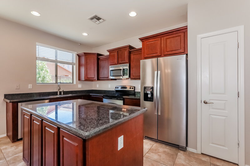 2,165/Mo, 4126 E Thunderheart Trl Gilbert, AZ 85297 Kitchen View
