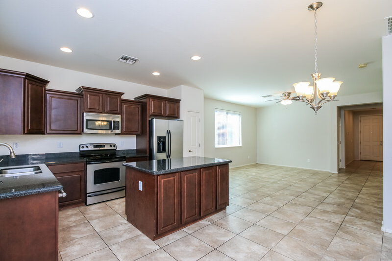 2,245/Mo, 4126 E Thunderheart Trl Gilbert, AZ 85297 Kitchen View 2