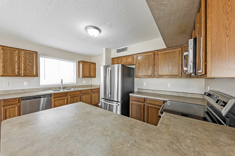 2,205/Mo, 14844 W Columbine Dr Surprise, AZ 85379 Kitchen View 2