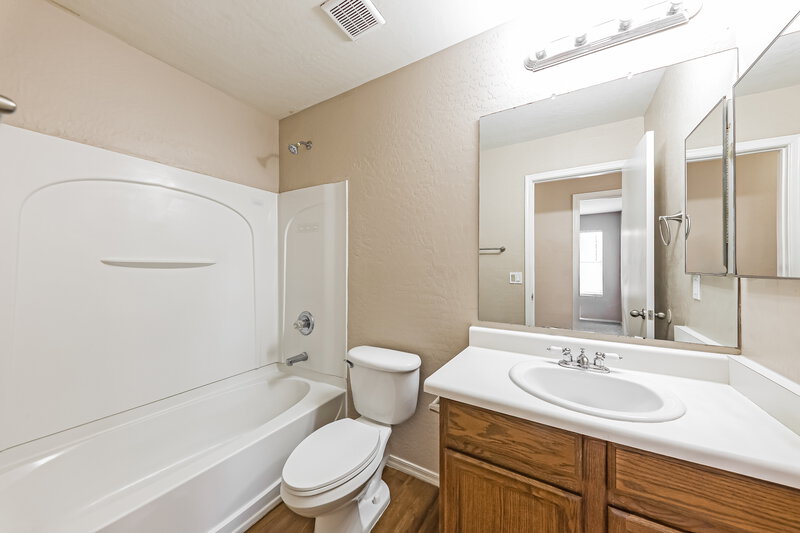 2,205/Mo, 14844 W Columbine Dr Surprise, AZ 85379 Bathroom View