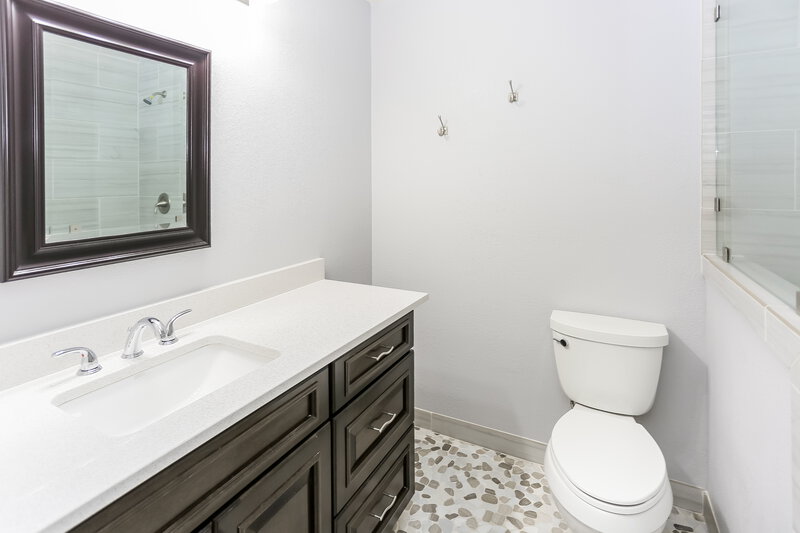 2,815/Mo, 19812 N 76th Ave Glendale, AZ 85308 Bathroom View