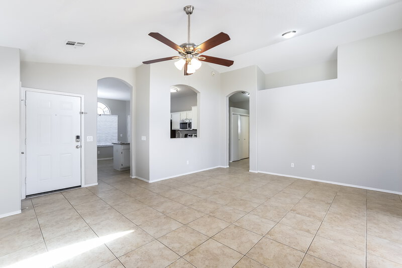 2,155/Mo, 7427 W Tina Ln Glendale, AZ 85310 Living Room View 3