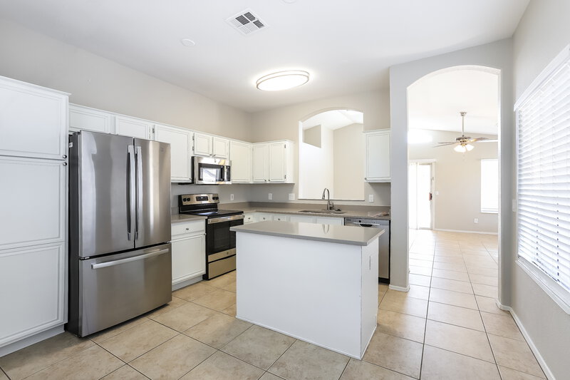 2,155/Mo, 7427 W Tina Ln Glendale, AZ 85310 Dining Room View