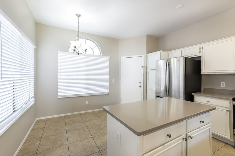 2,155/Mo, 7427 W Tina Ln Glendale, AZ 85310 Kitchen View 2