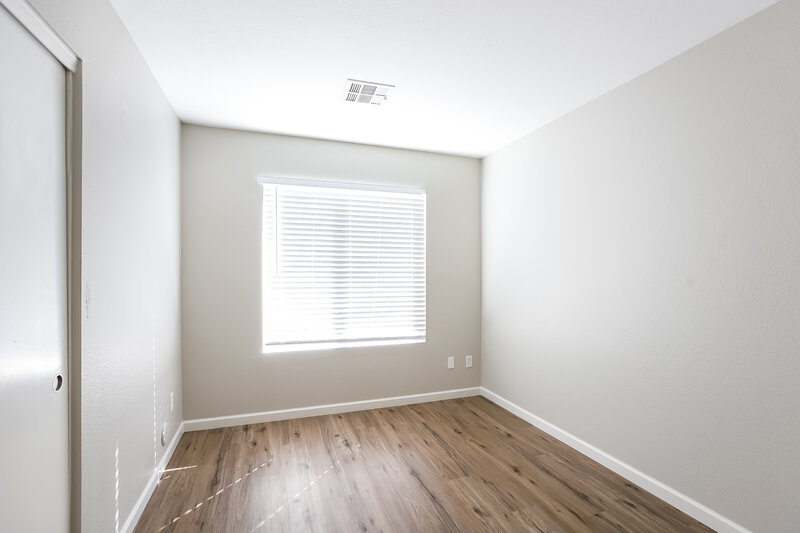 2,155/Mo, 7427 W Tina Ln Glendale, AZ 85310 Bedroom View