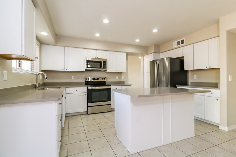 3,320/Mo, 10806 W Sands Dr Sun City, AZ 85373 Kitchen View