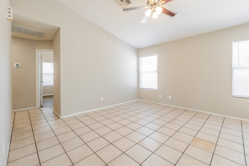 2,355/Mo, 832 W Leah Ln Gilbert, AZ 85233 Living Room View