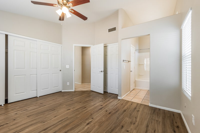 2,355/Mo, 832 W Leah Ln Gilbert, AZ 85233 Main Bedroom View 2