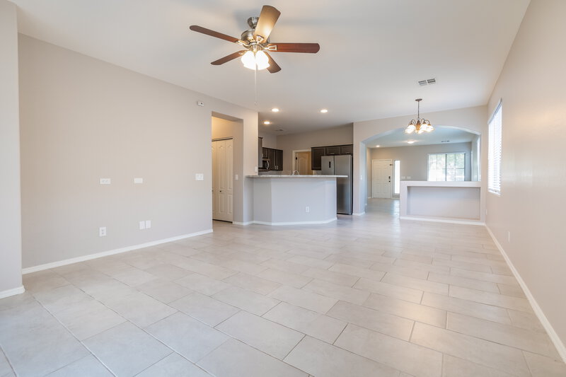 2,305/Mo, 22304 S 214th St Queen Creek, AZ 85142 Living Room View 2