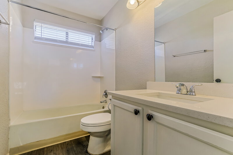 2,960/Mo, 3809 E Lexington Ave Gilbert, AZ 85234 Bathroom View