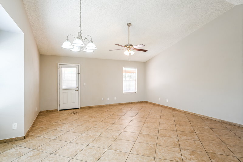 2,135/Mo, 4467 W Yorkshire DR Glendale, AZ 85308 Dining Room View