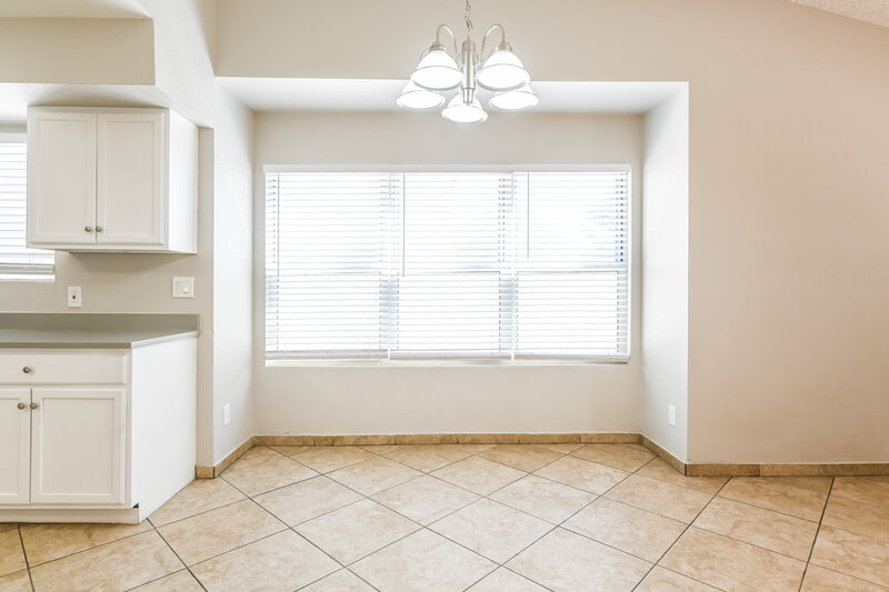 2,135/Mo, 4467 W Yorkshire DR Glendale, AZ 85308 Dining Room View 2