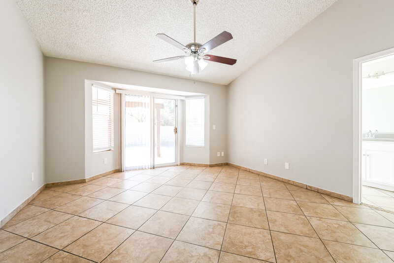 2,135/Mo, 4467 W Yorkshire DR Glendale, AZ 85308 Main Bedroom View