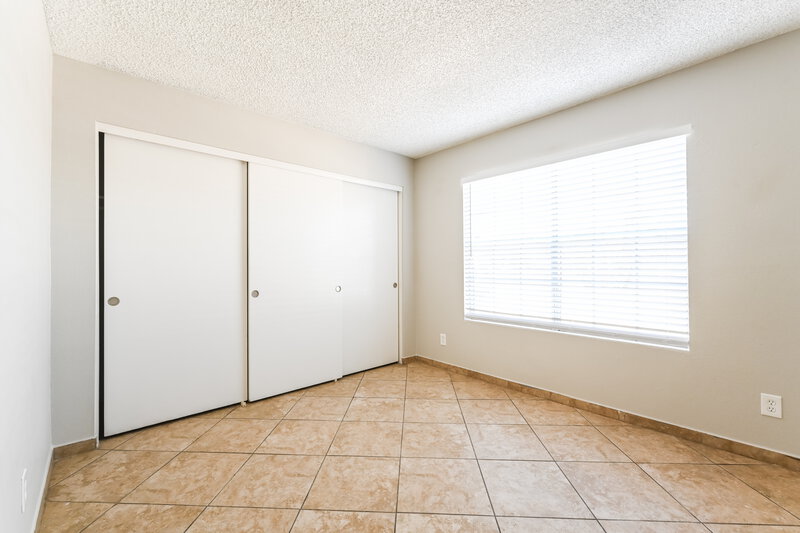2,135/Mo, 4467 W Yorkshire DR Glendale, AZ 85308 Bedroom View