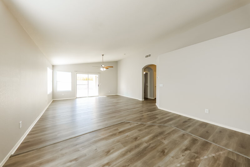 2,090/Mo, 9631 W Clara Ln Peoria, AZ 85382 Dining Room View 2