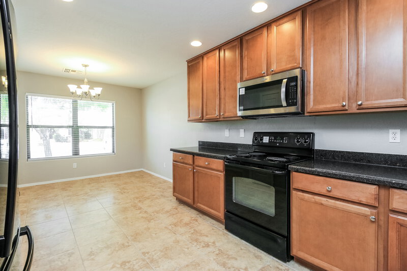 2,325/Mo, 4439 W Burgess Ln Laveen, AZ 85339 Kitchen View