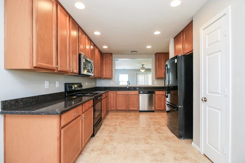 2,325/Mo, 4439 W Burgess Ln Laveen, AZ 85339 Kitchen View 2