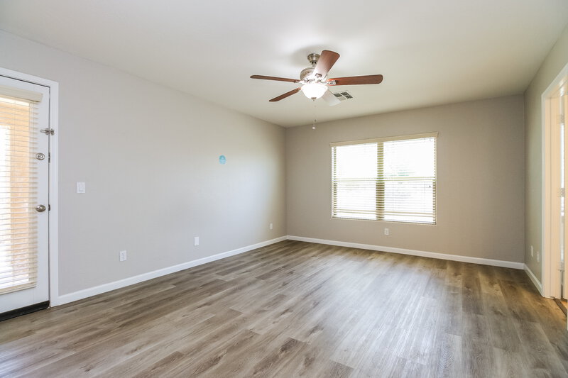 2,325/Mo, 4439 W Burgess Ln Laveen, AZ 85339 Main Bedroom View 2